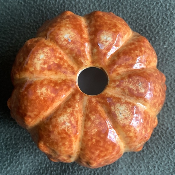 Set of 2 orange ceramic pumpkins.  Approximately 5” across and 3 1/2” tall. - Picture 5 of 9